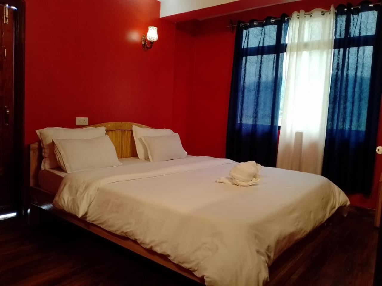 Aurora Guest House Shillong Bagian luar foto