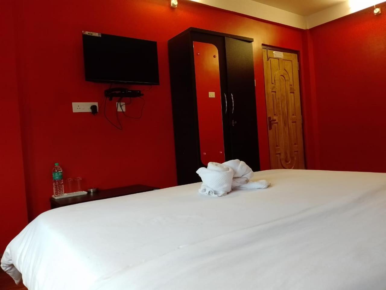 Aurora Guest House Shillong Bagian luar foto