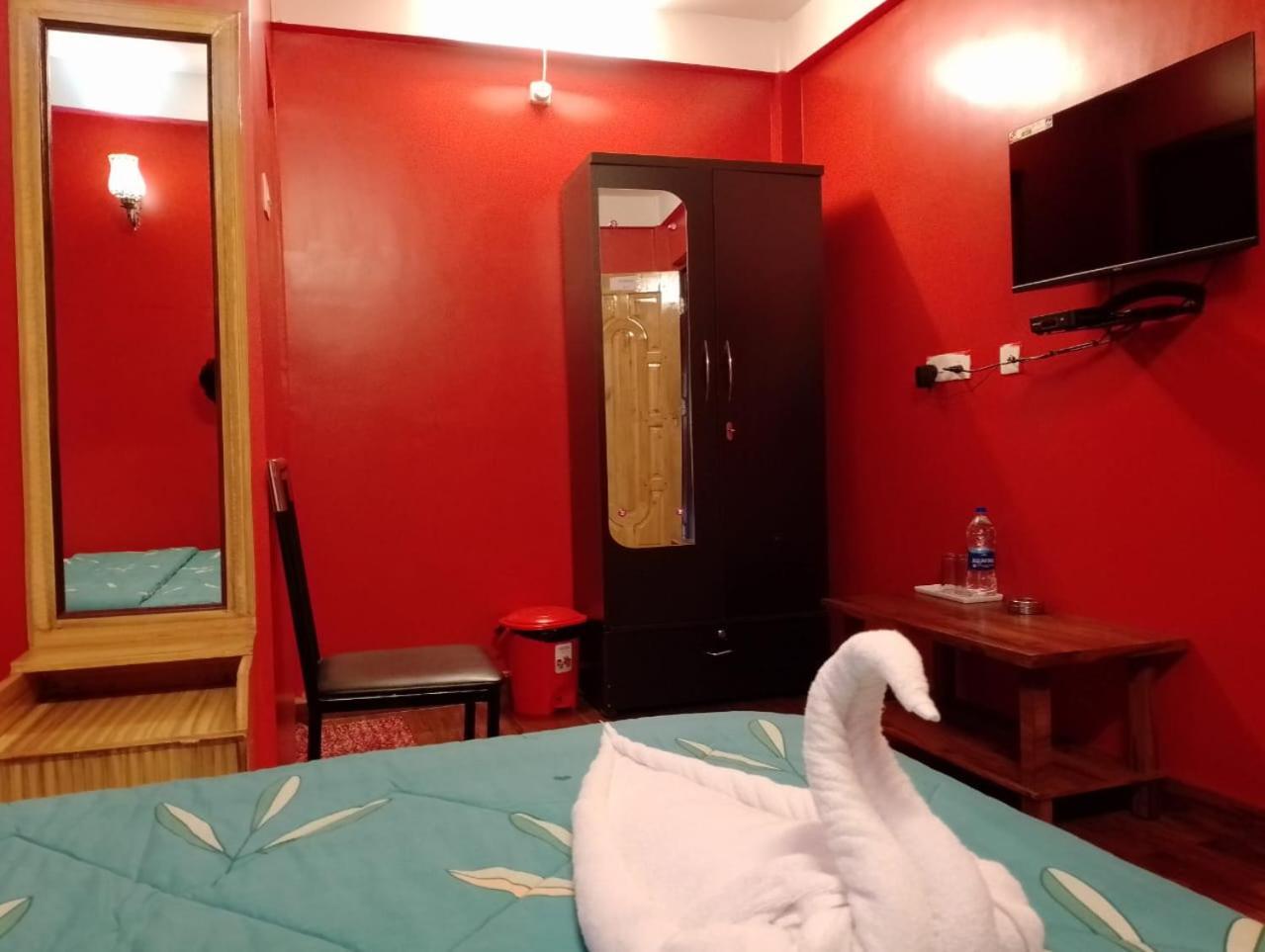 Aurora Guest House Shillong Bagian luar foto