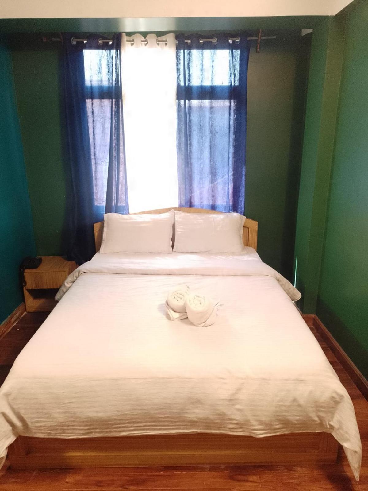 Aurora Guest House Shillong Bagian luar foto